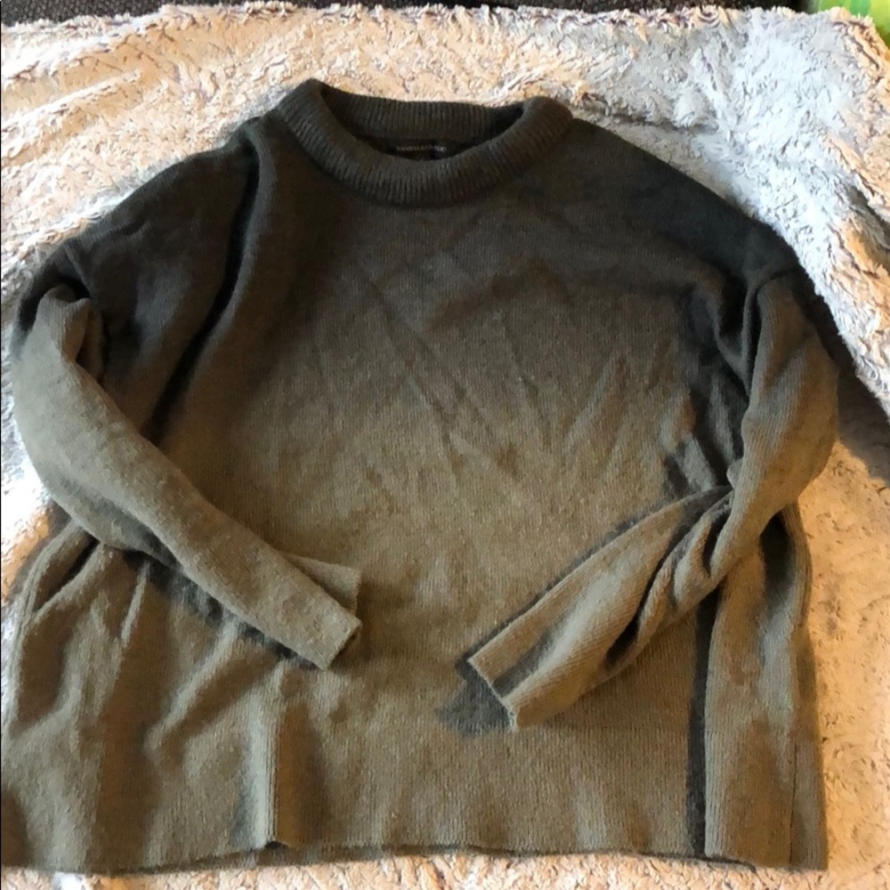 Banana republic olive/green ombré sweater